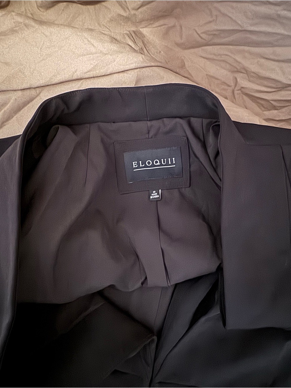 Eloquii Black Twist-Front Short Sleeve Blazer - Picture 7 of 8
